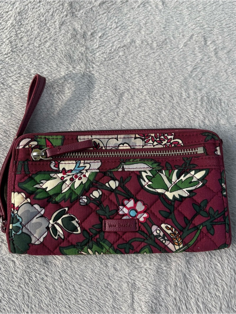 Vera Bradley Accordion Wristlet Wallet Bordeaux Blooms Burgundy Maroon READ